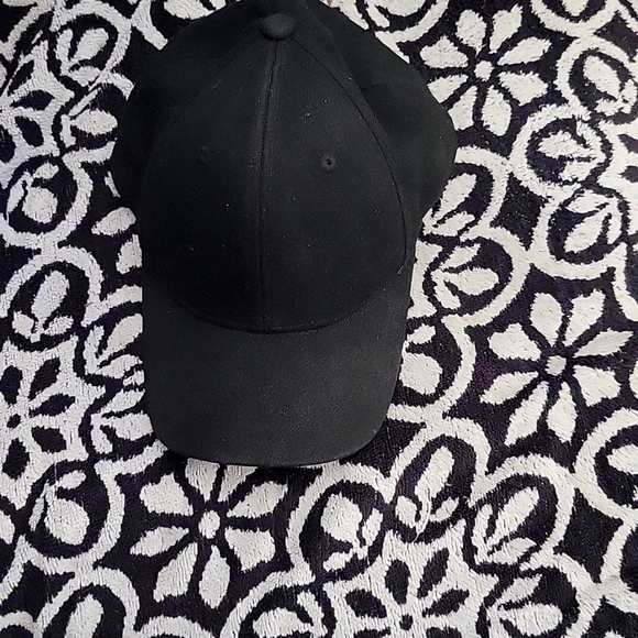 Flexfit youth hat from the store lids - Picture 1 of 5